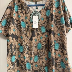 Elegant Short Sleeve Top with Floral Design